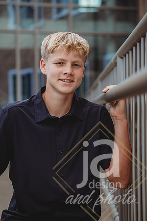 RyanKsr26@jadesignandphotollc110