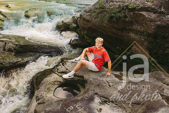 RyanKsr26@jadesignandphotollc139