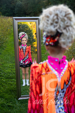 CapriEssonIrishreveal@jadesignandphoto-18