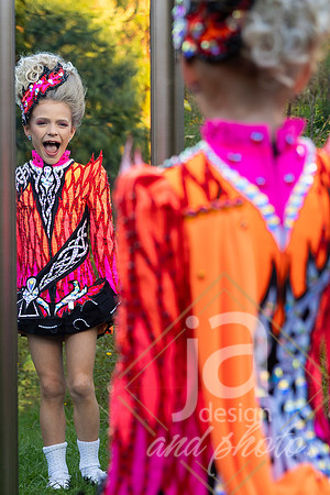 CapriEssonIrishreveal@jadesignandphoto-6