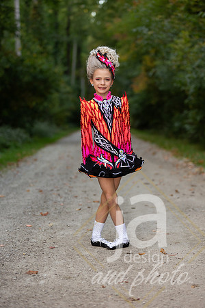 CapriEssonIrishreveal@jadesignandphoto-49